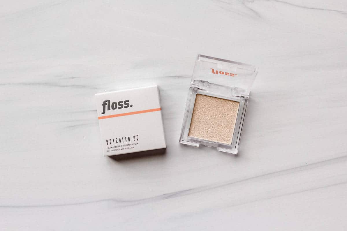 Floss Brighten Up Highlighter in Sunlit on a white background