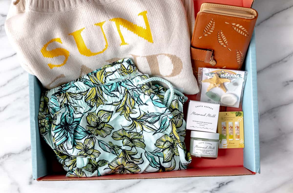 All of the items I received in my fall 2023 Beachly subscription box inside of the box.